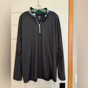 Men’s Vuga black/white quarter zip golf performance pull over. Size XL
